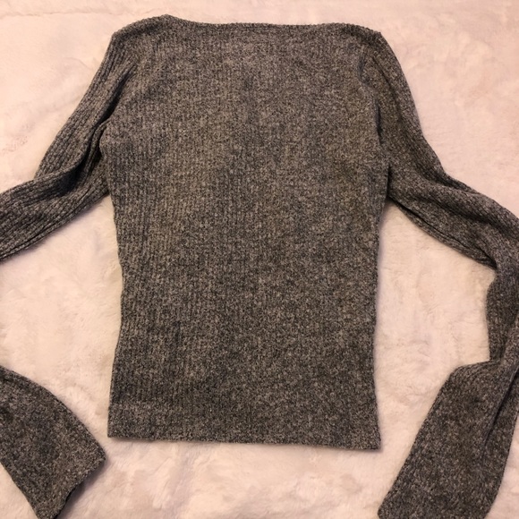 Hollister Gray Long Sleeve Fleece Top (BRAND NEW) - Picture 5 of 6